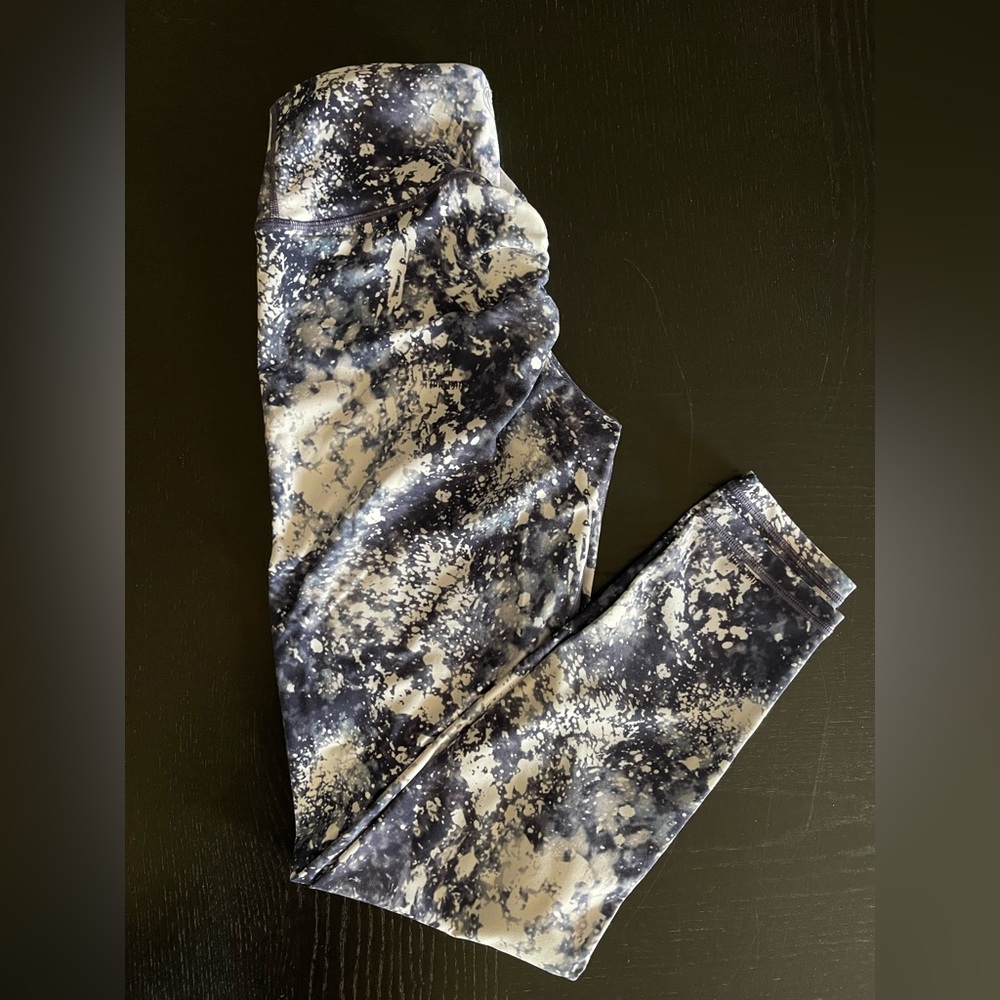 Till You Collapse Blue and White Splatter Scrunch Booty Leggings